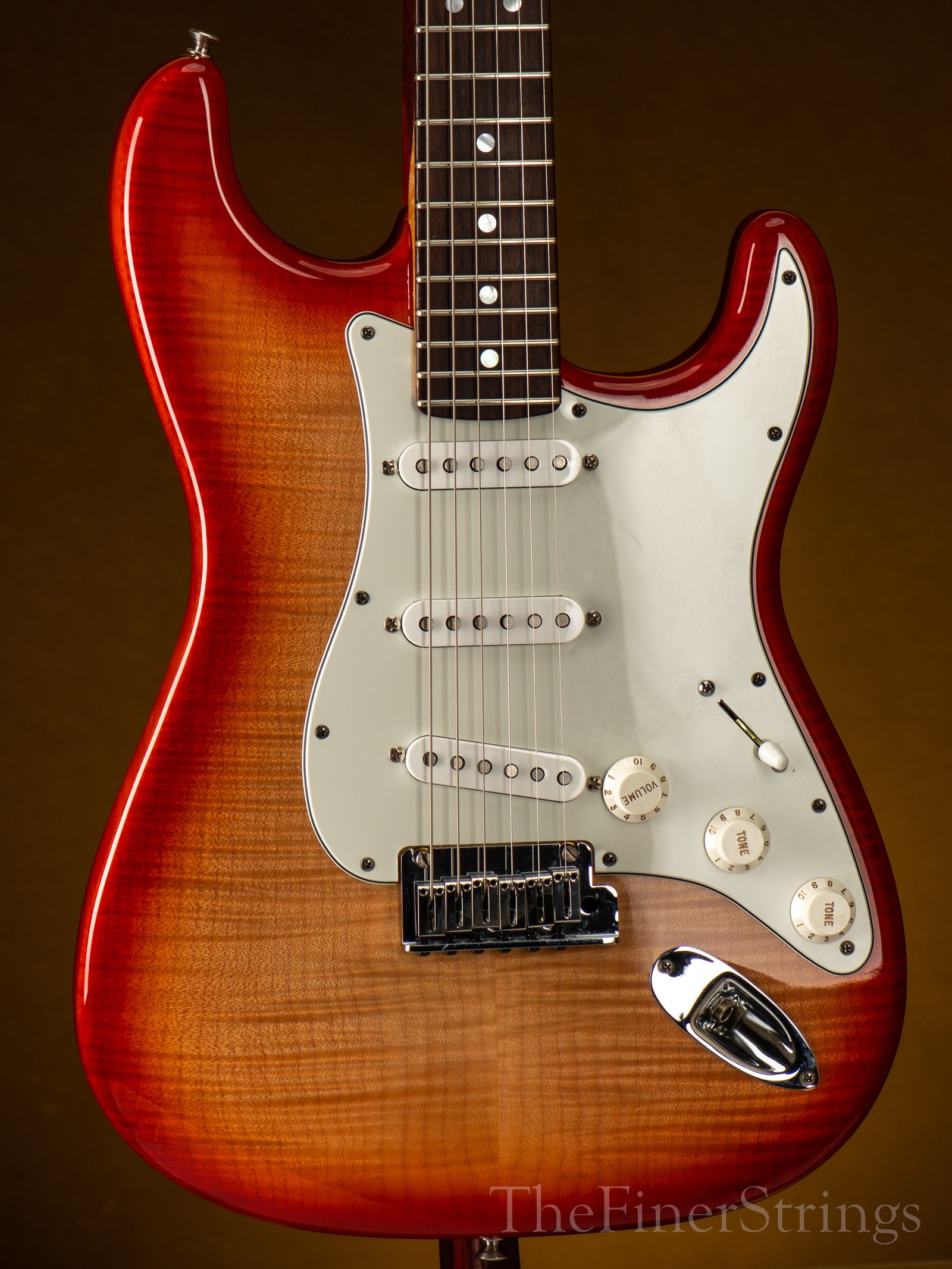 Fender Strat body crop