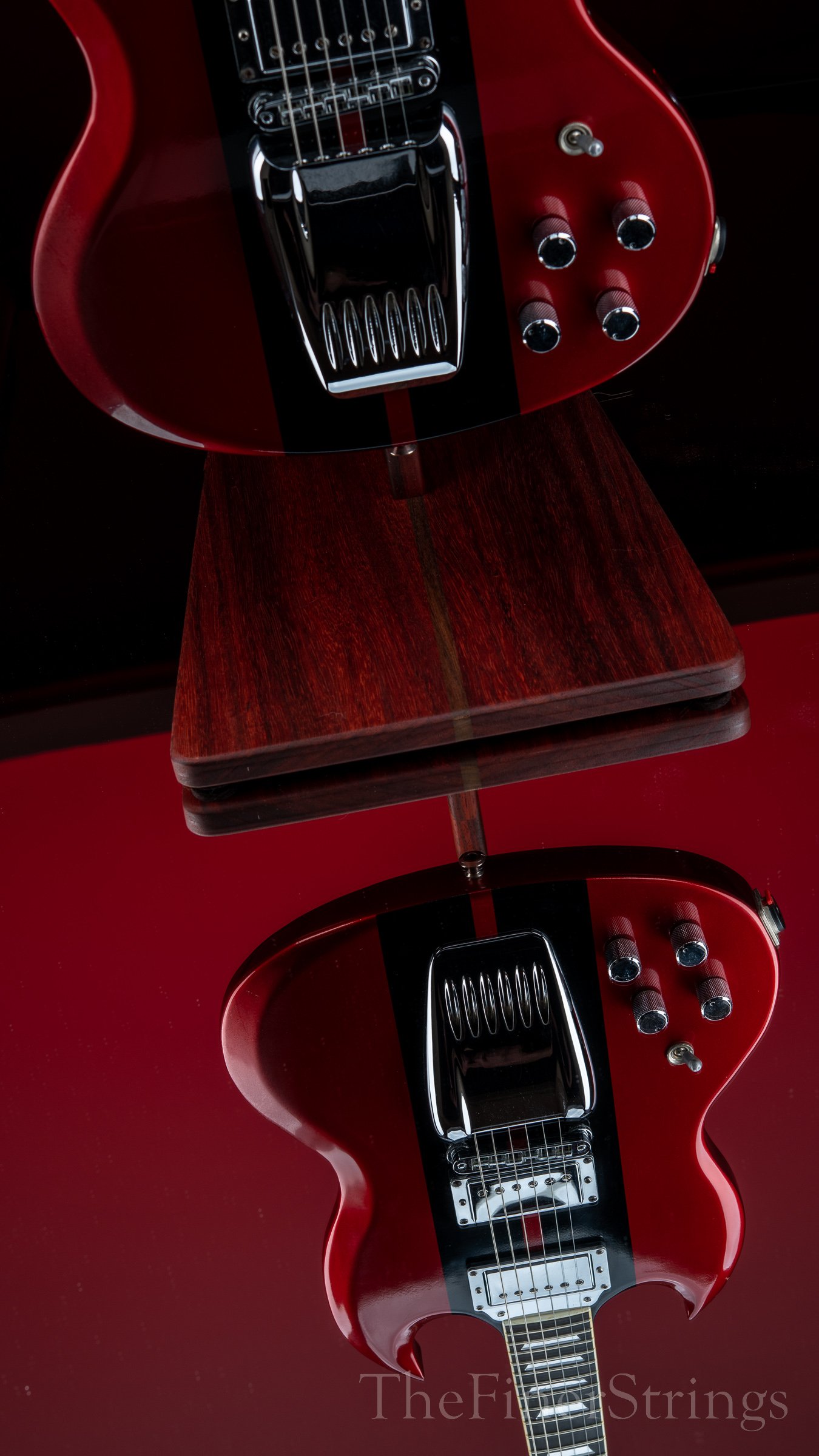 SG GT red surface reflection