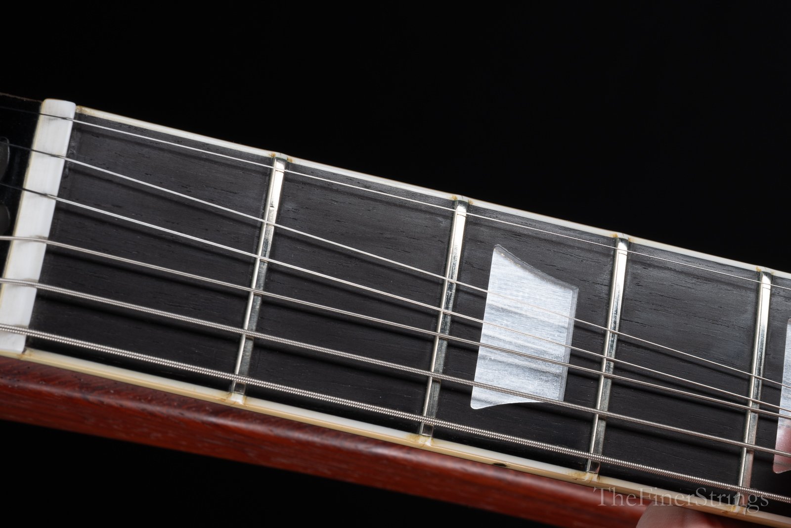 SG GT fretboard macro