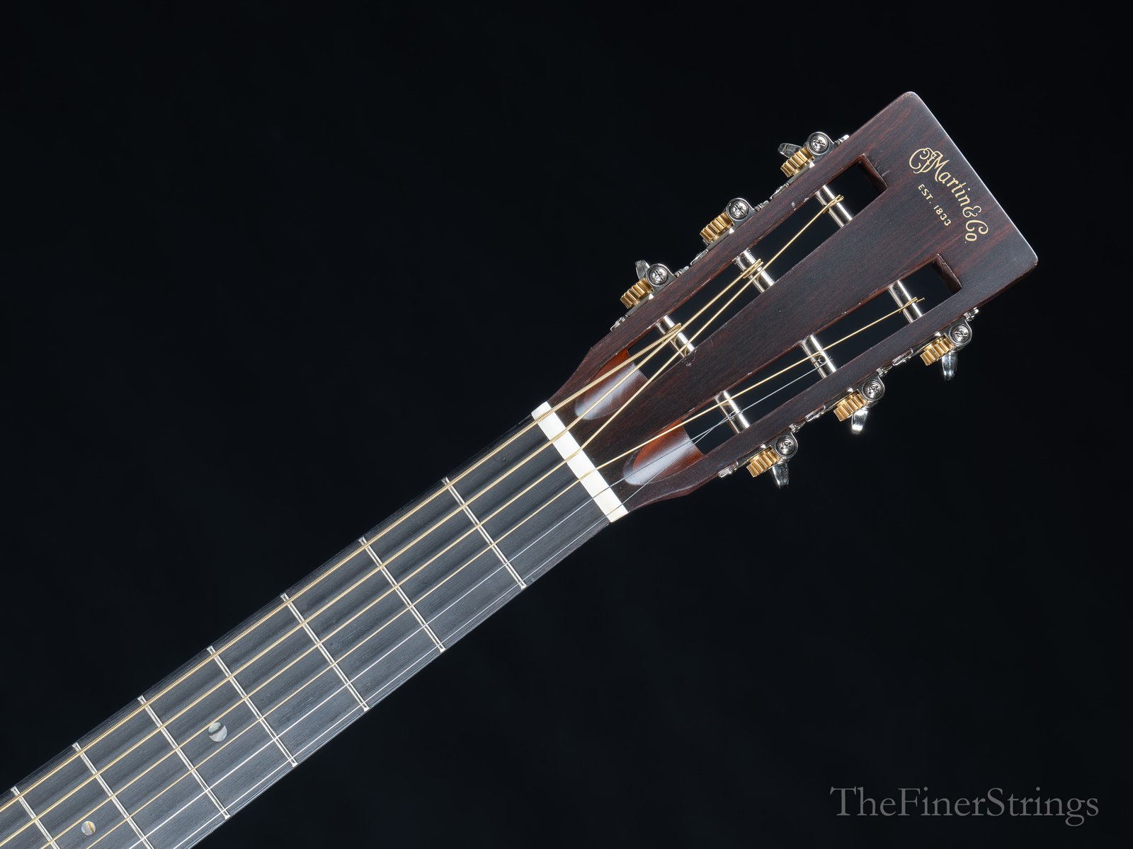 Martin D-18 headstock