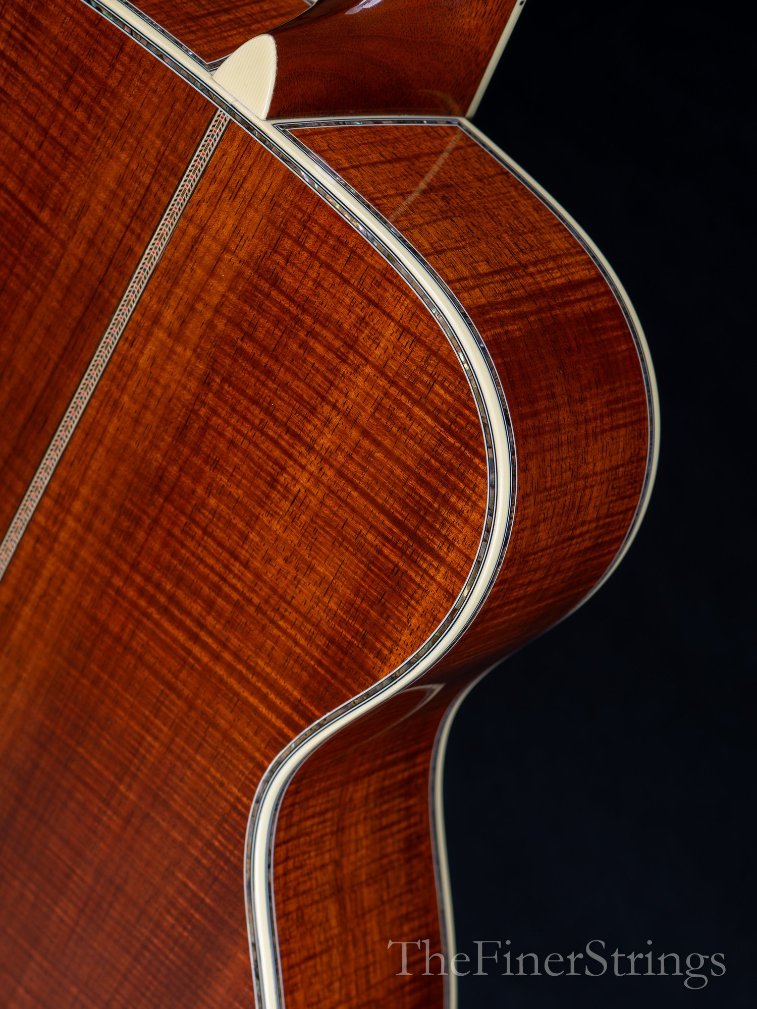 Martin OM-45 Taz waist curve