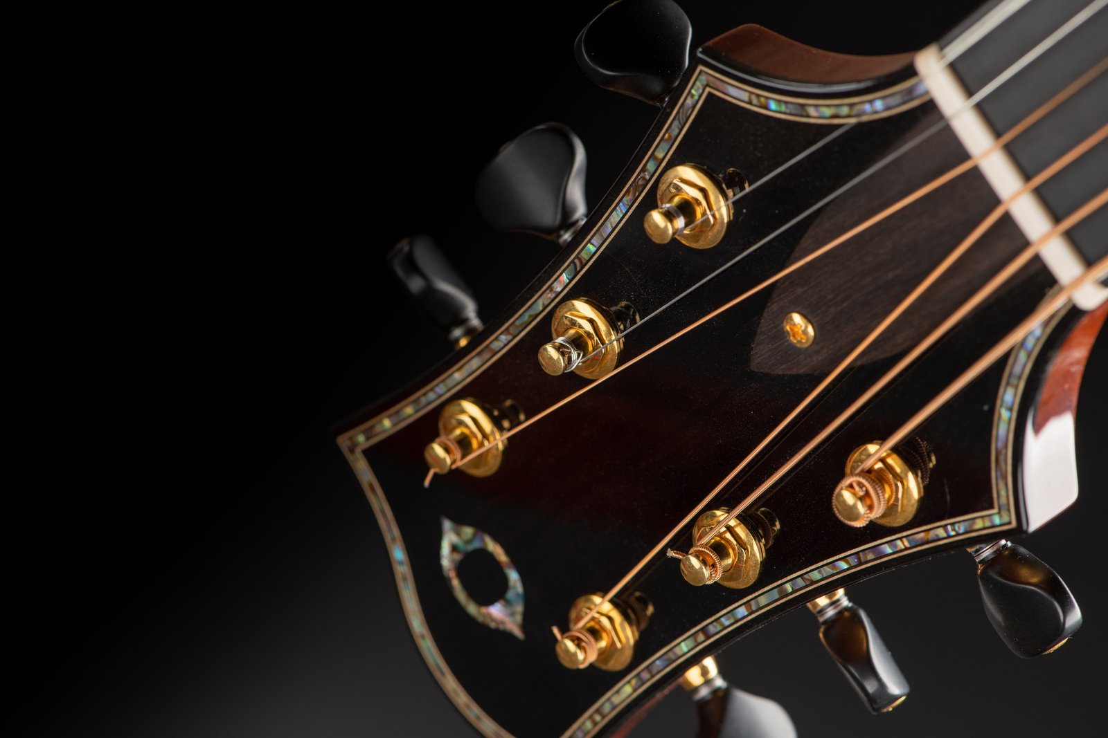 Olson Small Jumbo — headstock detail